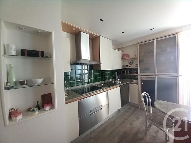 Appartement F5 à vendre - 5 pièces - 101.39 m2 - CHERBOURG EN COTENTIN - 50 - BASSE-NORMANDIE - Century 21 Hervé Regnault